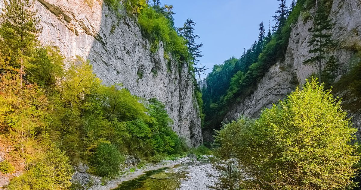 Trigrad Gorge to Devil’s Throat Cave Hiking Guide - HikeList